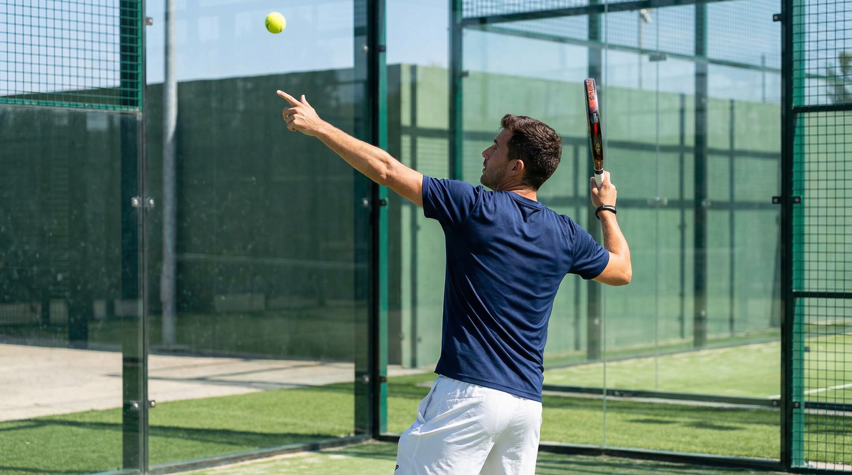 padel player overhead preparation