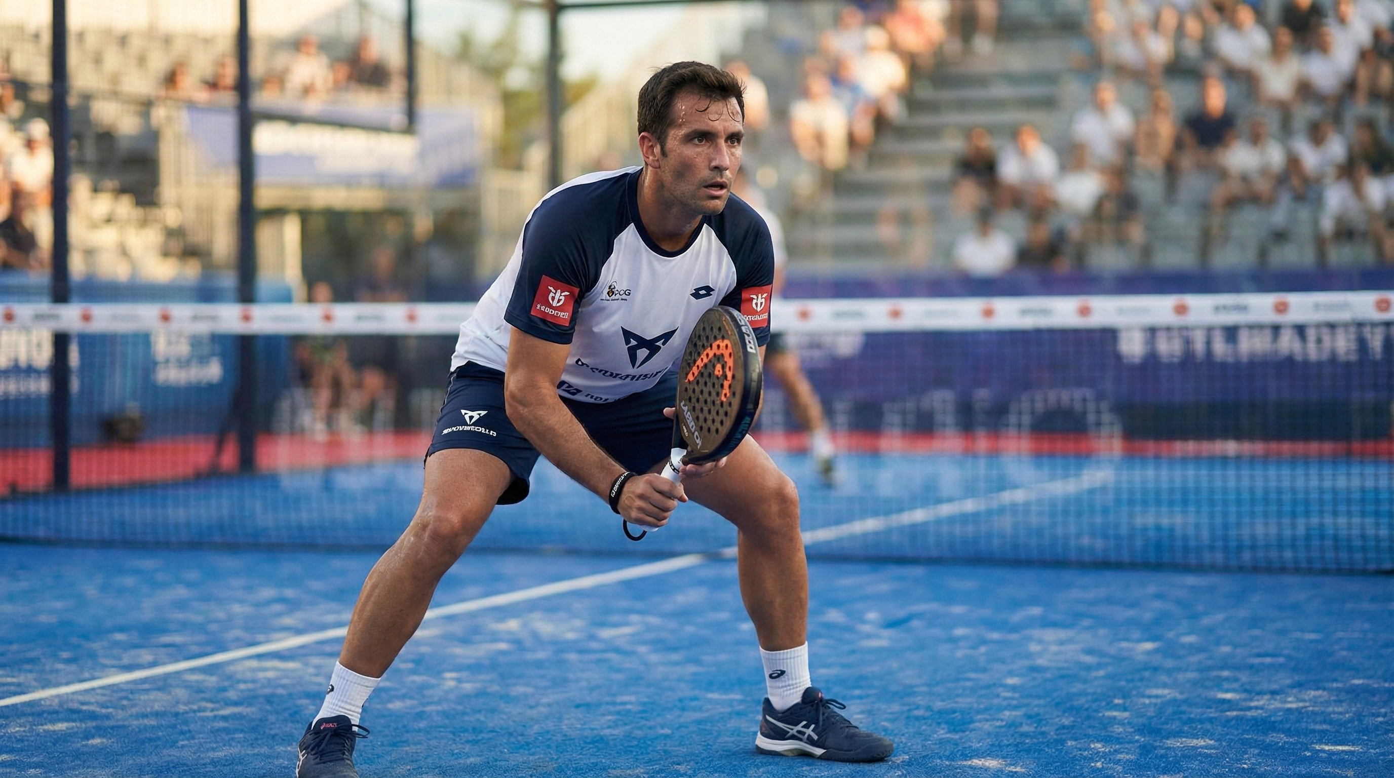 padel player tactical stance