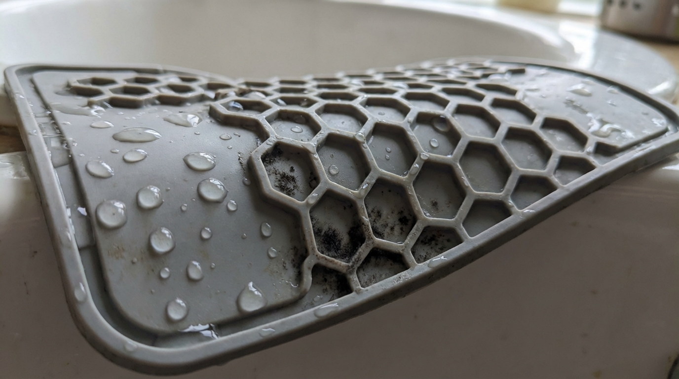 silicone_sink_mat_mold_closeup_index_1