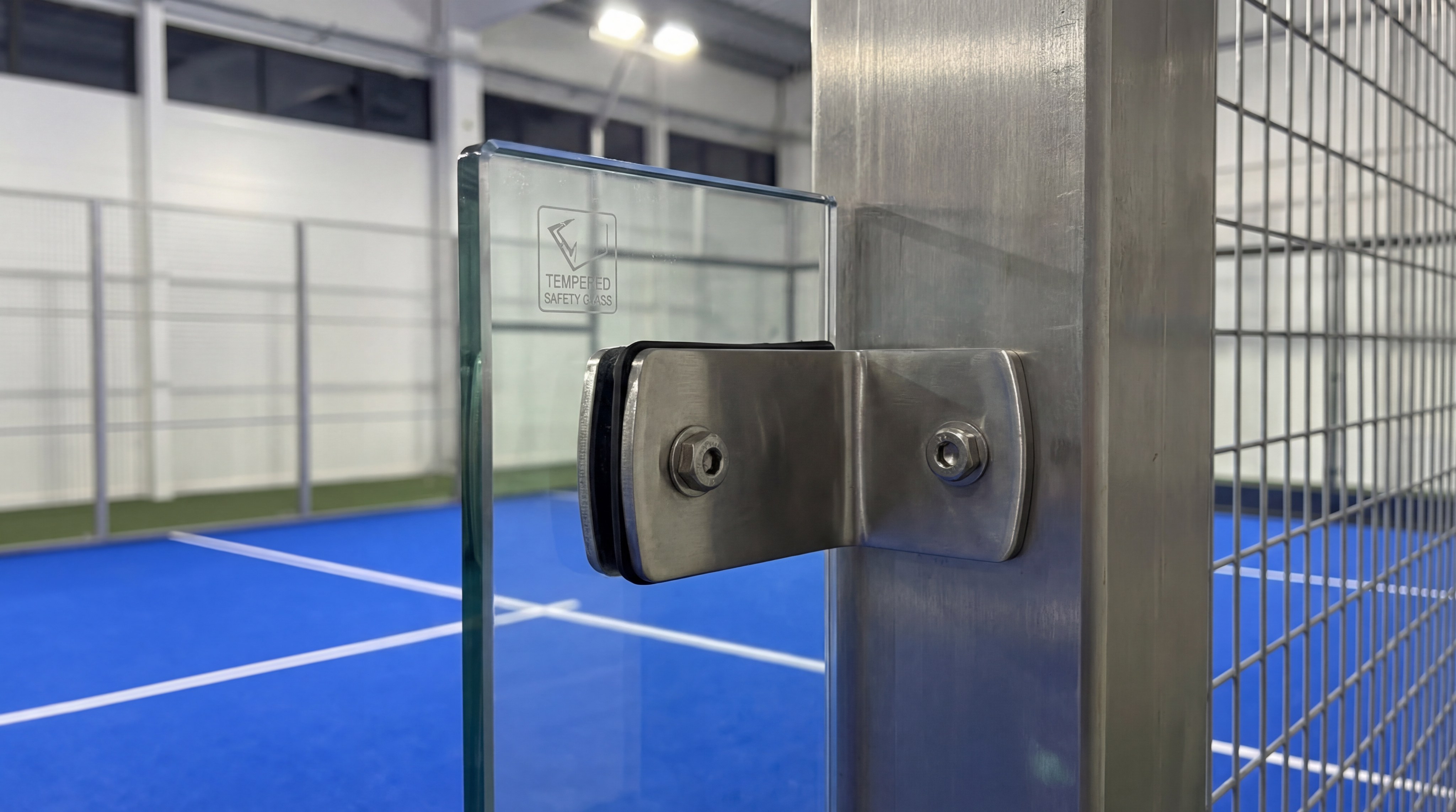 padel court glass panel connection