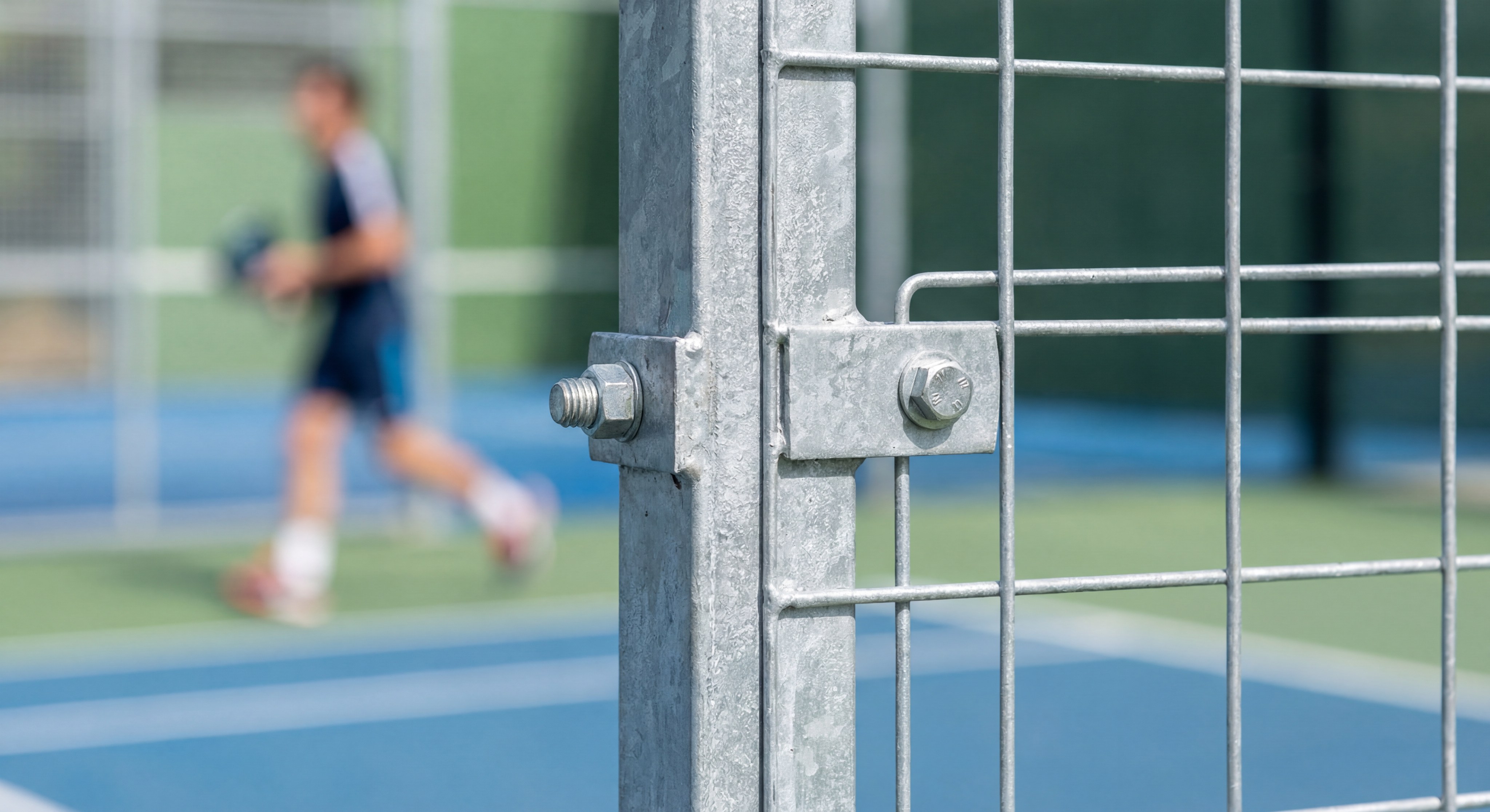 galvanized padel court fence macro index 4