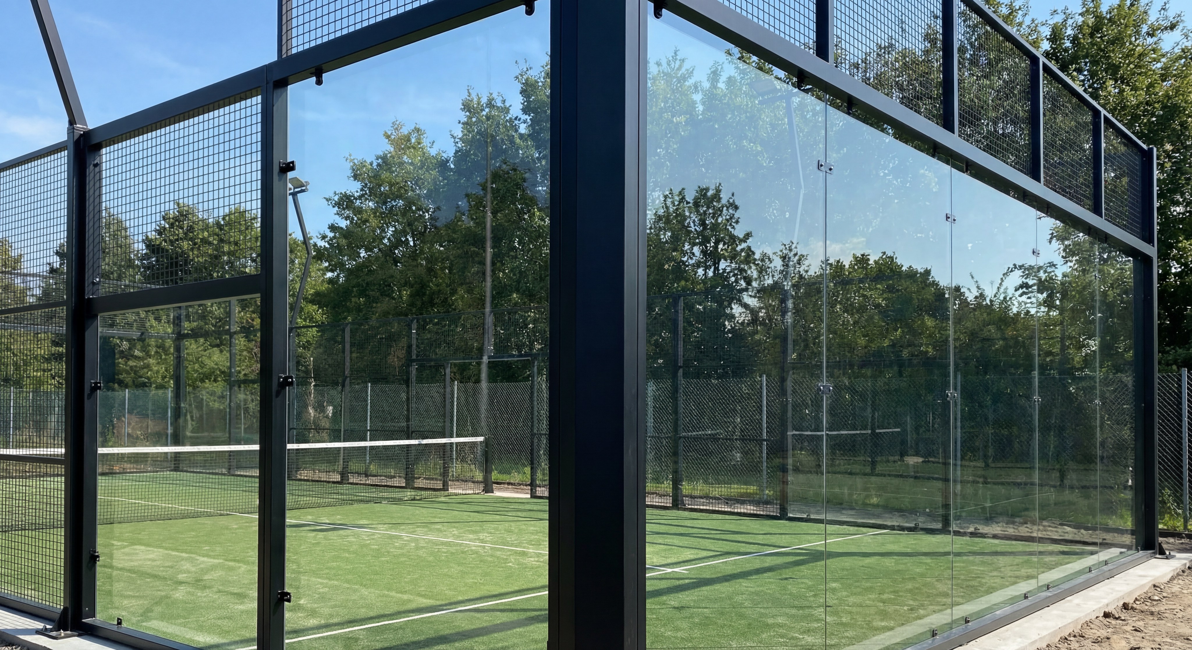 padel court safety glass panels index 5.jpeg