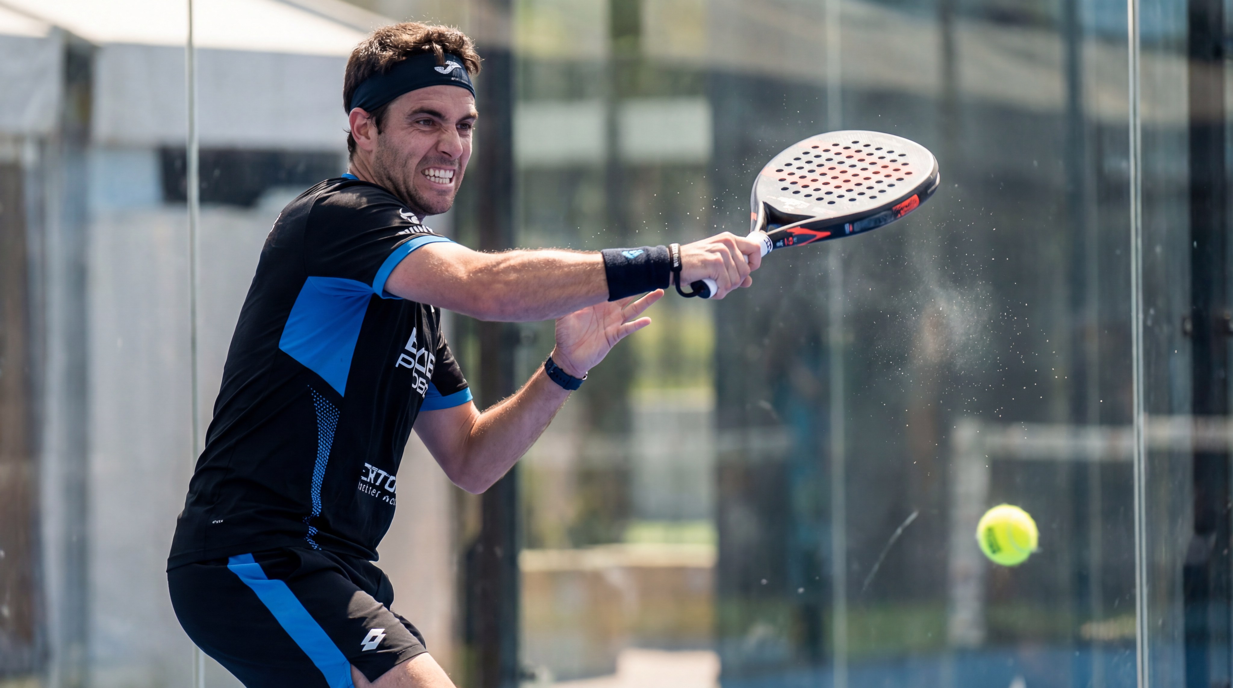 vibora padel shot action
