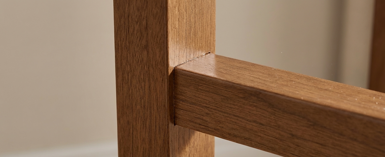 rubberwood_furniture_joint_closeup_index_1.jpeg