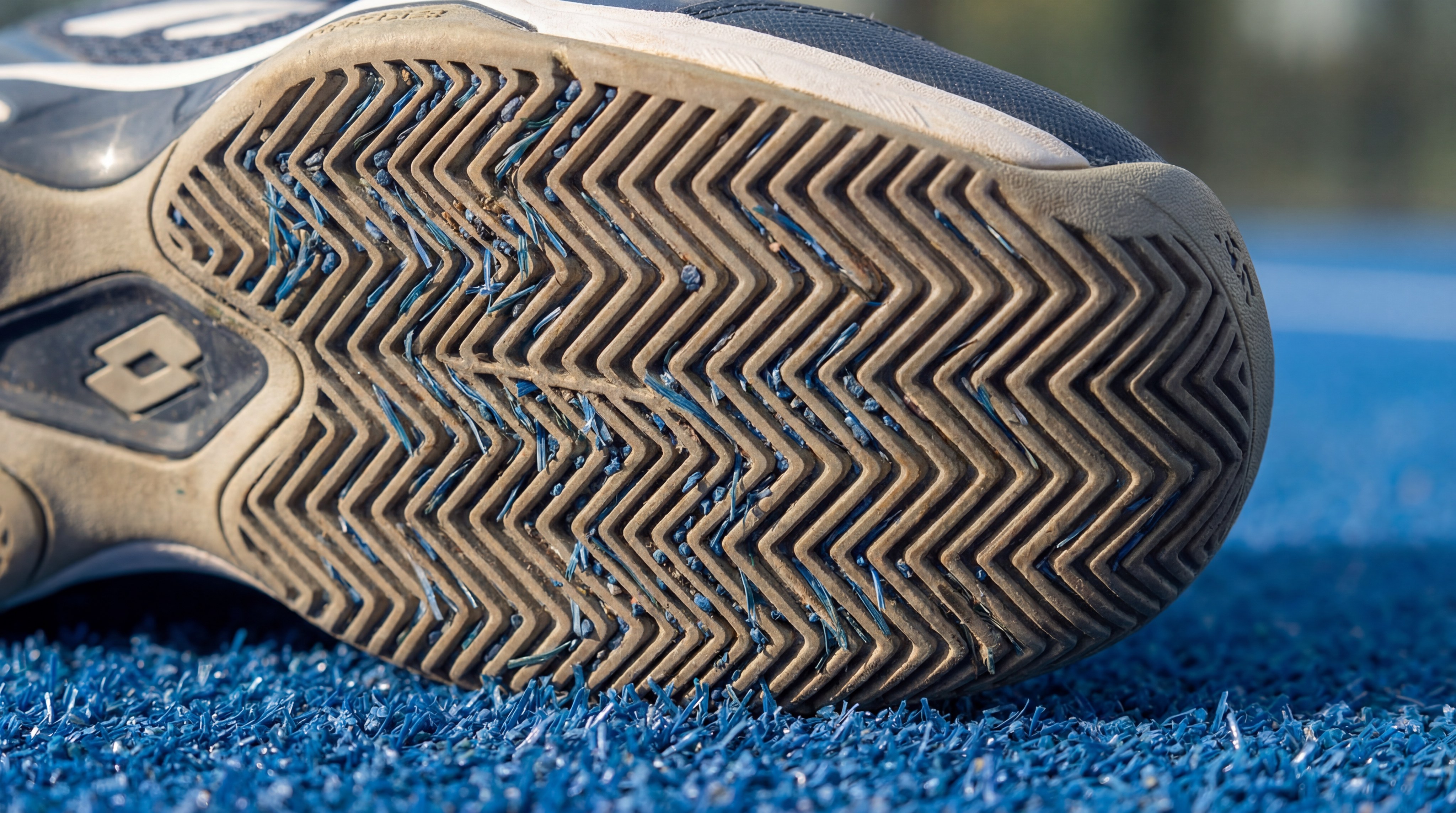 padel shoe herringbone sole grip