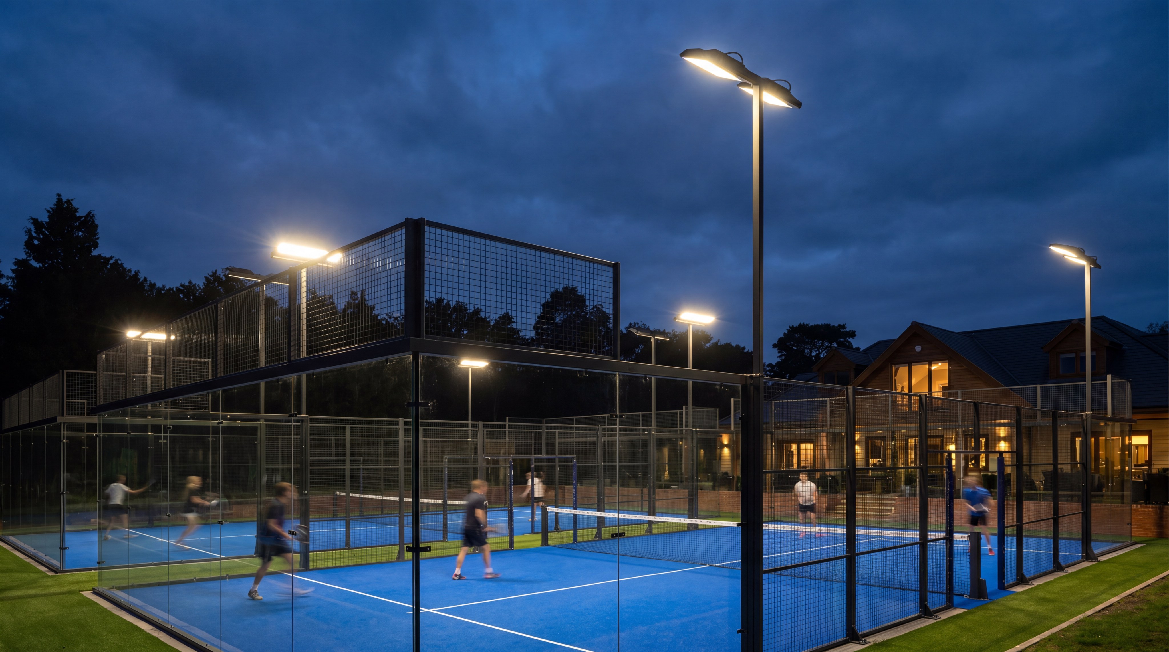 illuminated_padel_court_night_index_4.jpeg